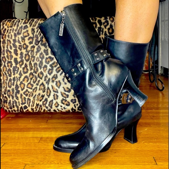 Ladies Harley Davidson
3” Heel Mid-Calf Black
Leather Boots, size 6 - Picture 3 of 12